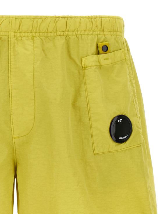 Short pants