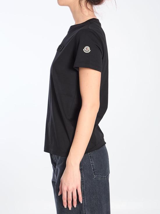 Short -sleeved t -shirt
