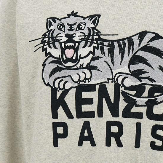 Long -sleeved t -shirt
