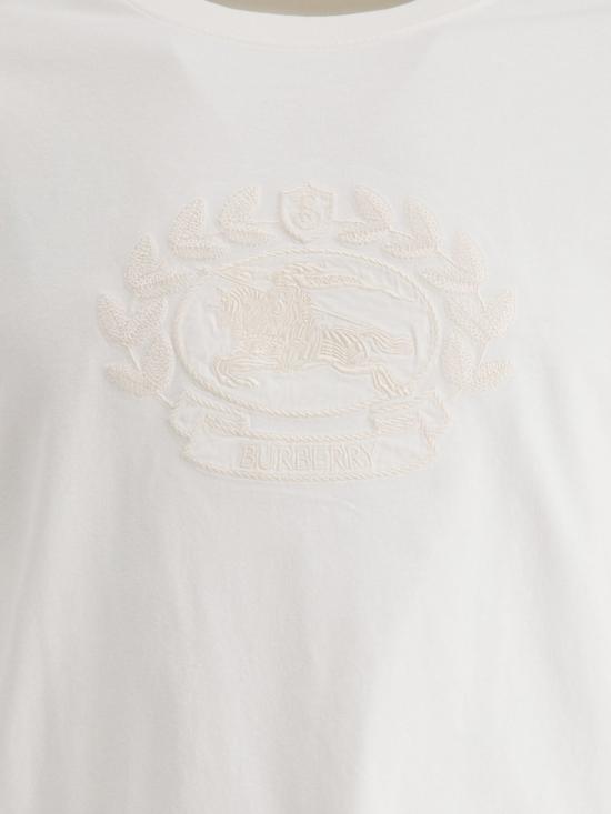 Short -sleeved t -shirt