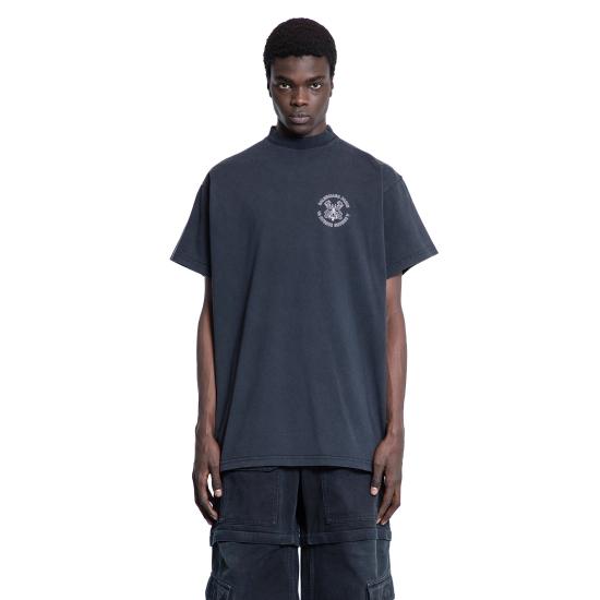 Short -sleeved t -shirt