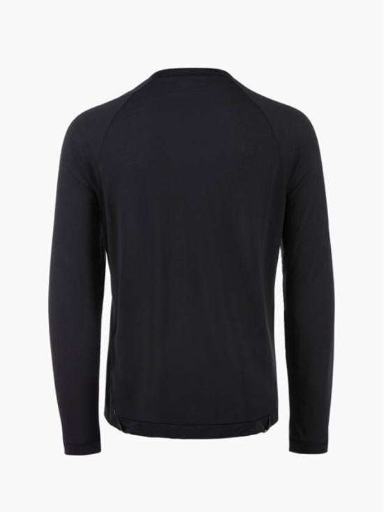 Long -sleeved t -shirt