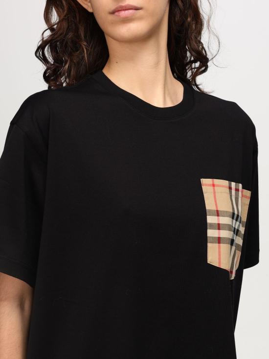 Short -sleeved t -shirt