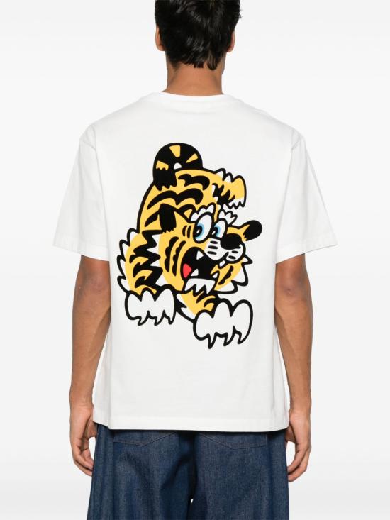 Short -sleeved t -shirt