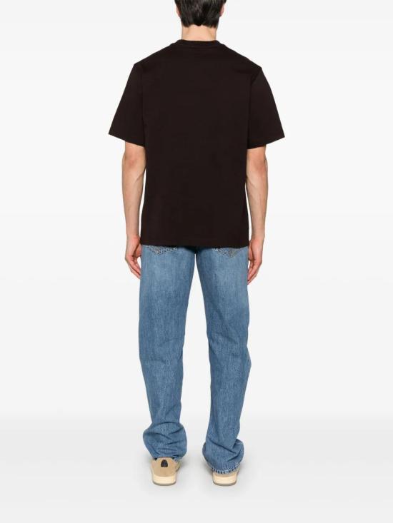 Short -sleeved t -shirt