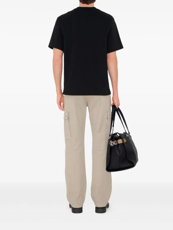 Short -sleeved t -shirt