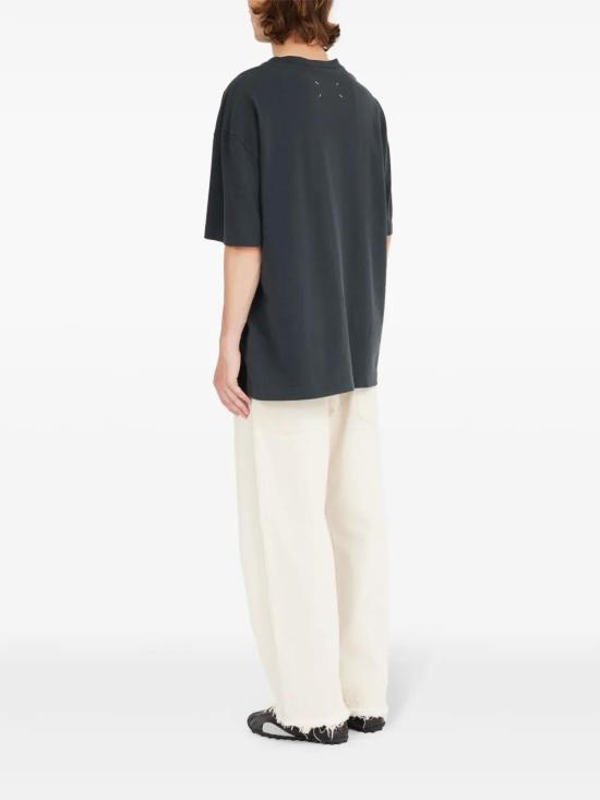 Long -sleeved t -shirt