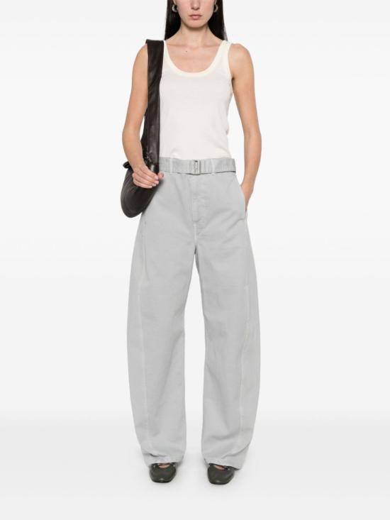 Sleeveless t -shirt