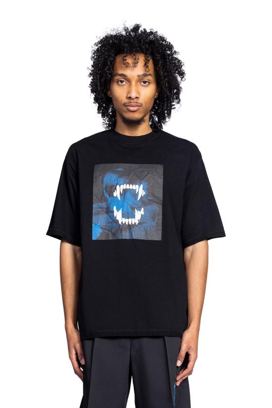 Short -sleeved t -shirt
