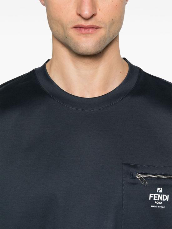 Short -sleeved t -shirt