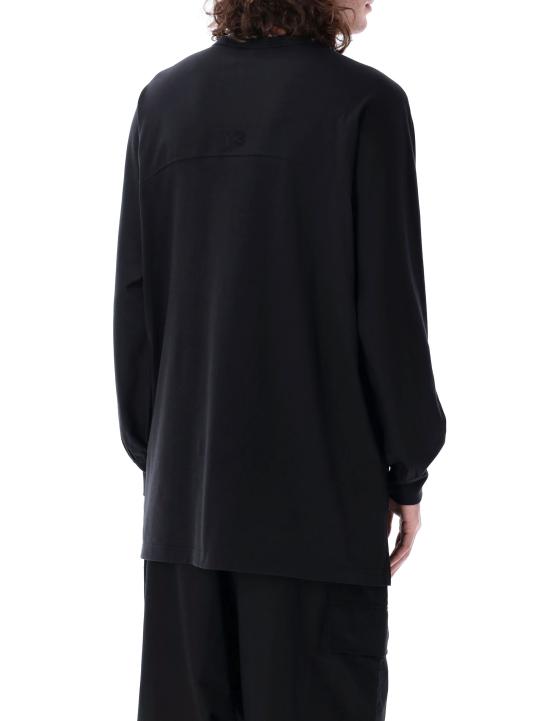 Long-sleeved t-shirt