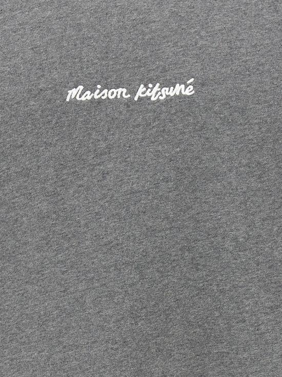 Long -sleeved t -shirt