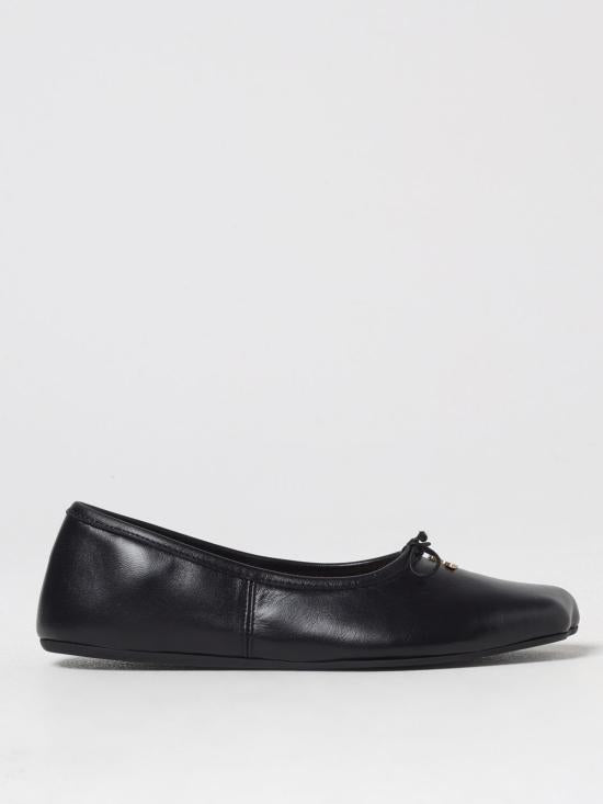 Flat shoes