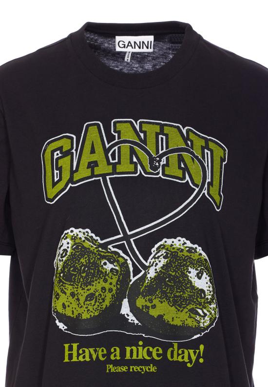 Short -sleeved t -shirt