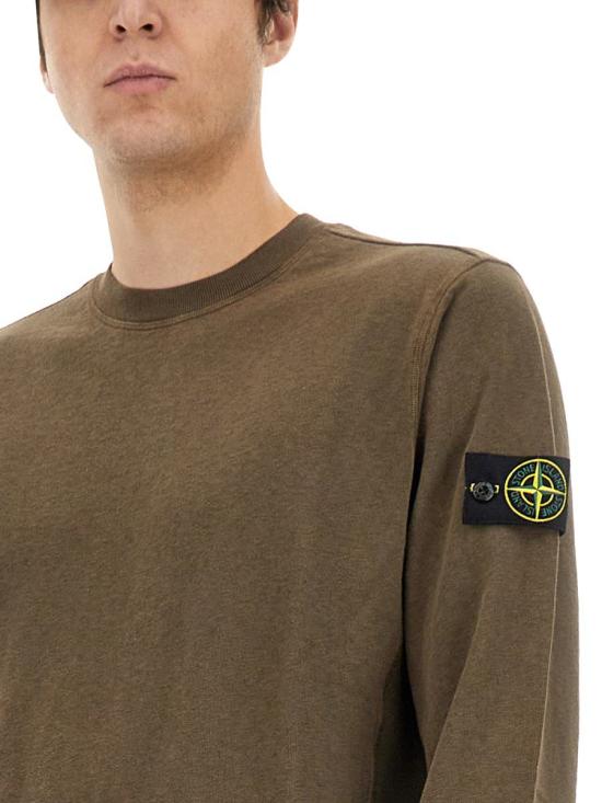 Long -sleeved t -shirt