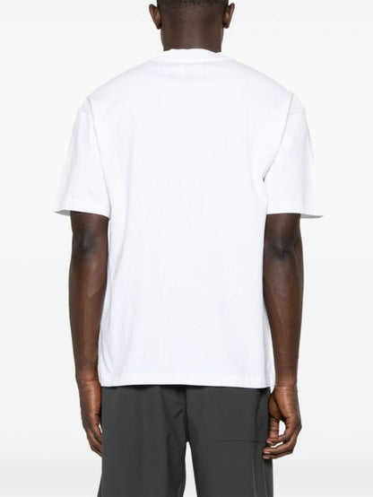 Long -sleeved t -shirt