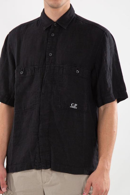 Short -sleeved shirt