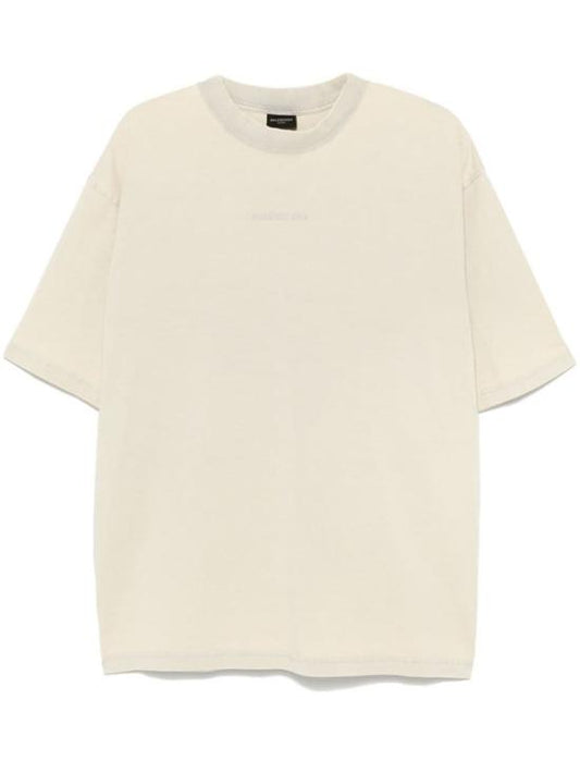Short -sleeved t -shirt