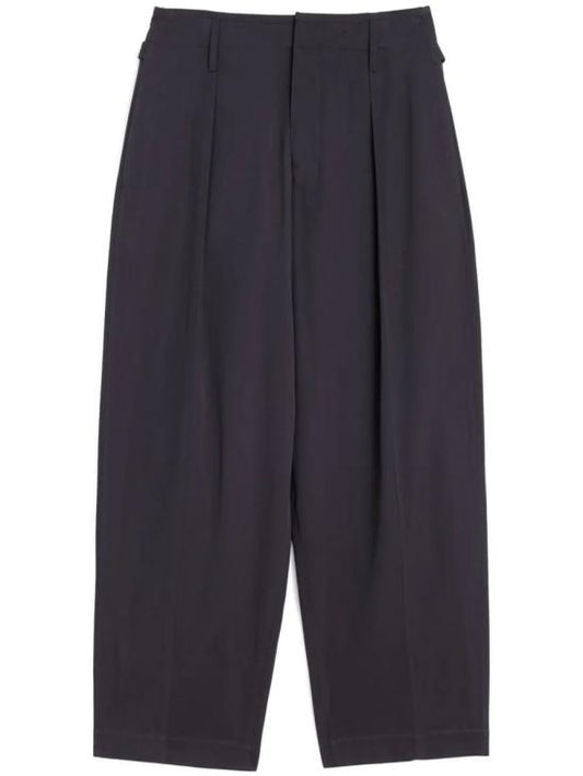 Straight pants