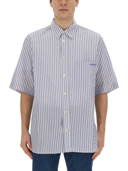 Short -sleeved shirt