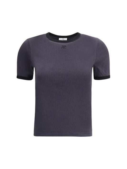 Short -sleeved t -shirt