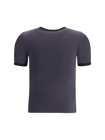 Short -sleeved t -shirt