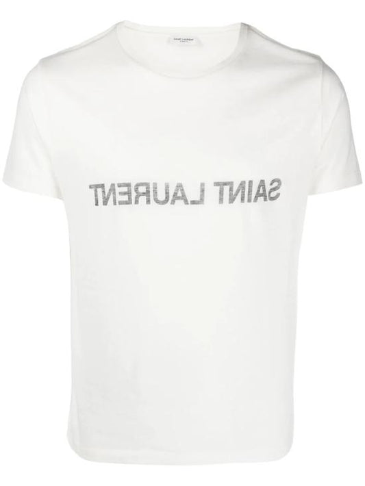Short -sleeved t -shirt
