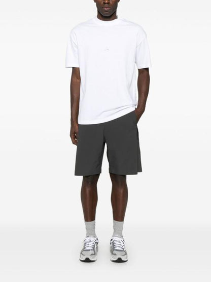 Long -sleeved t -shirt