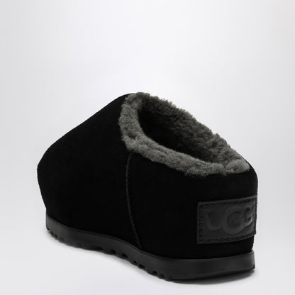 Pumped Black Slipper