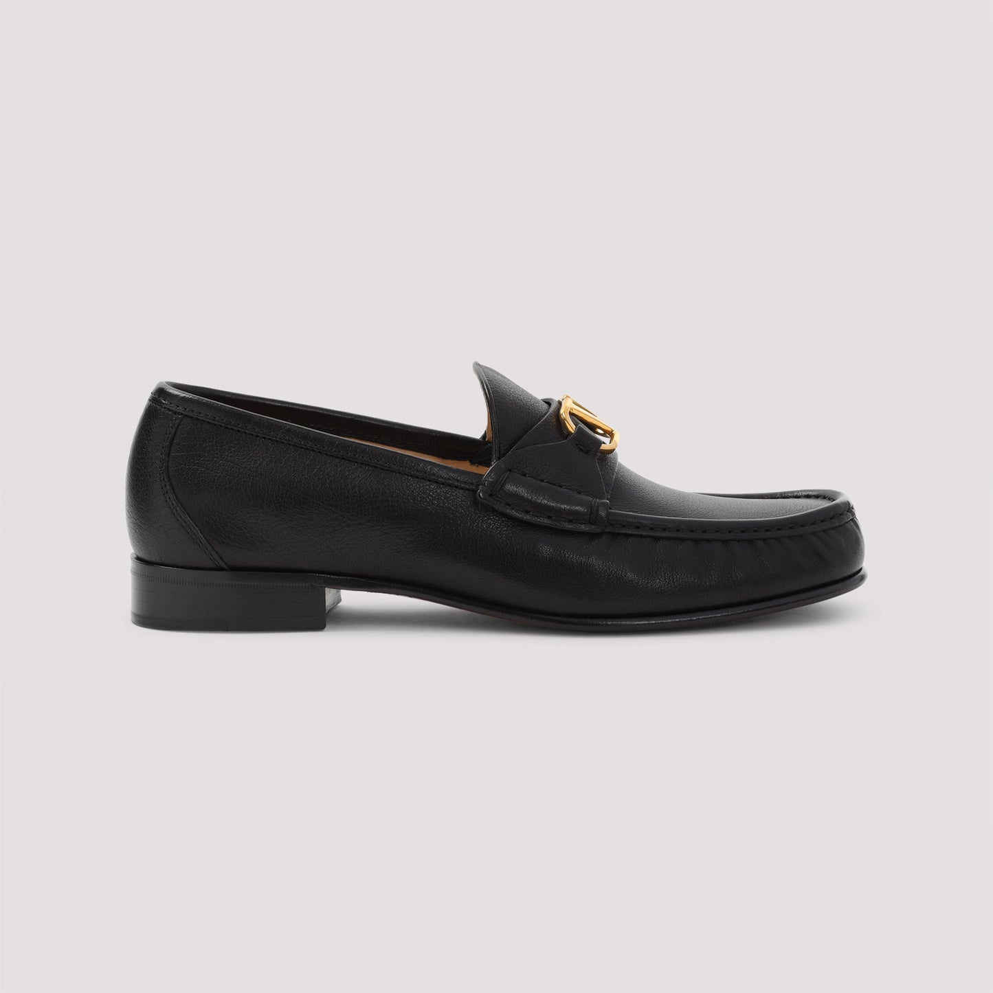 signature v-logo loafer-image-3