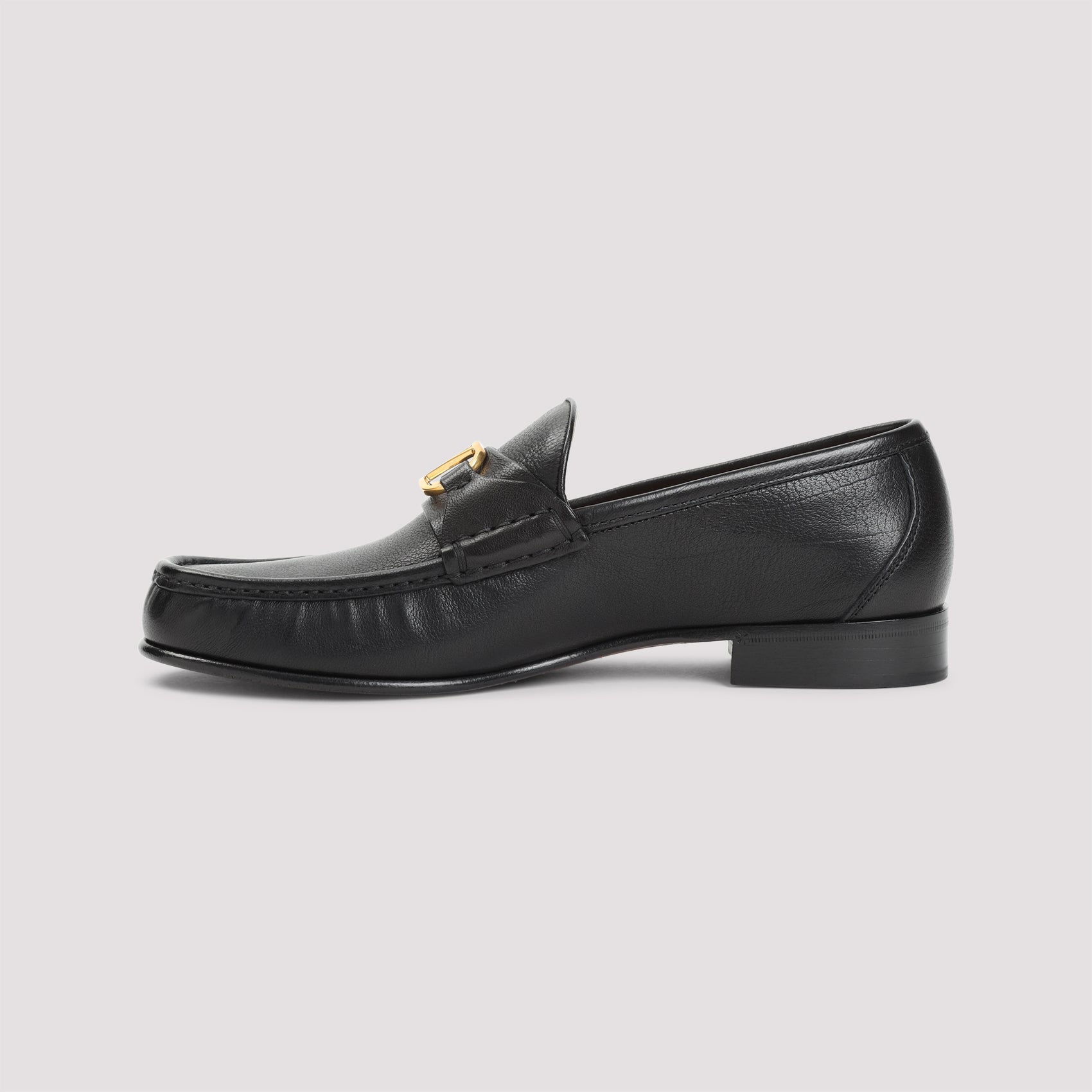 signature v-logo loafer-image-4