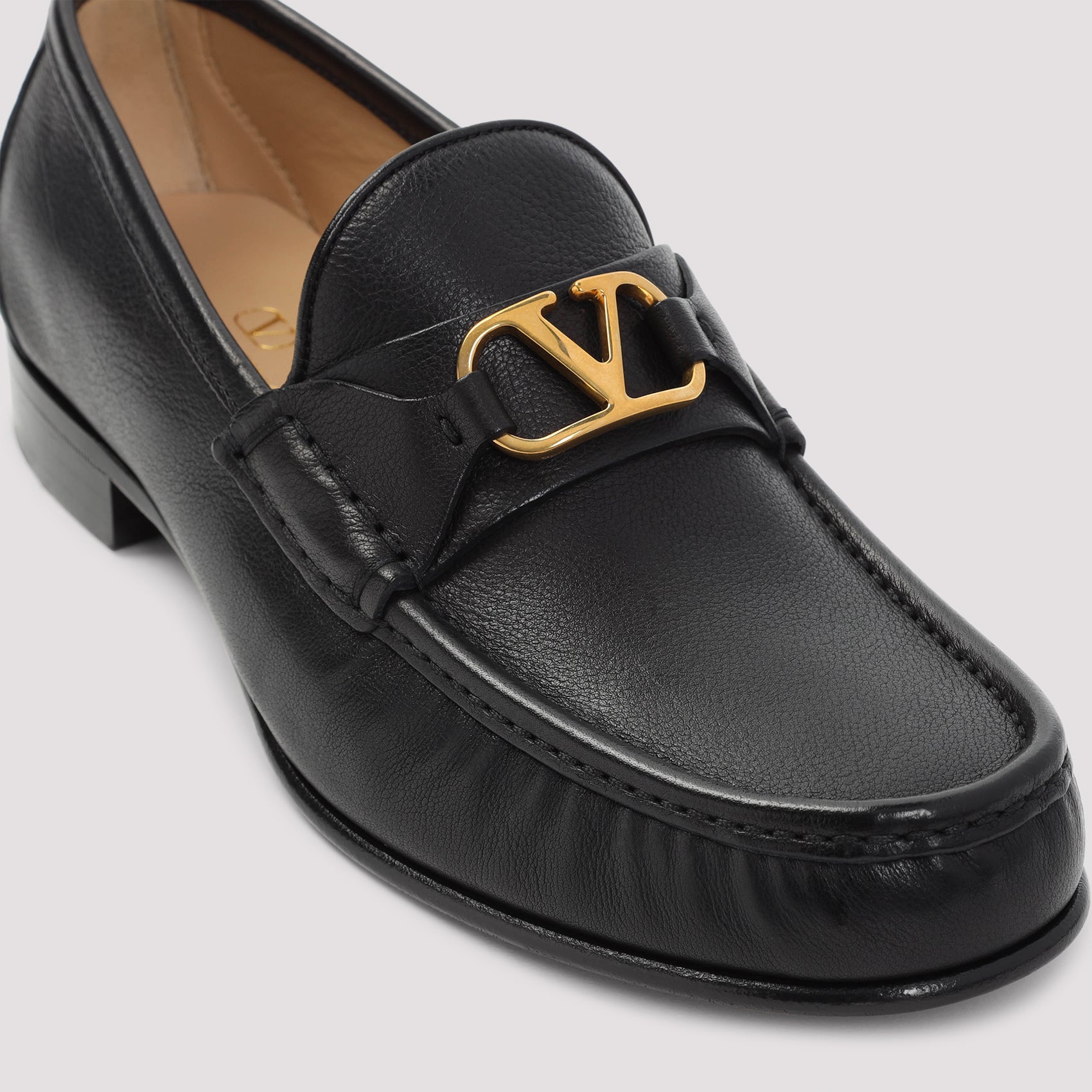 signature v-logo loafer-image-6
