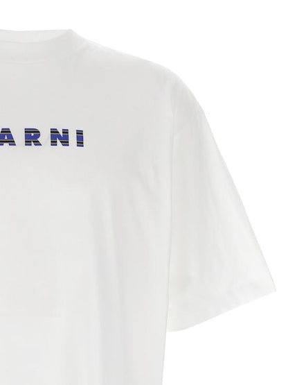 Short -sleeved t -shirt