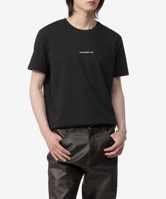 Short -sleeved t -shirt