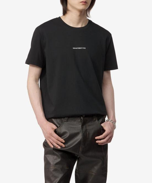 Short -sleeved t -shirt