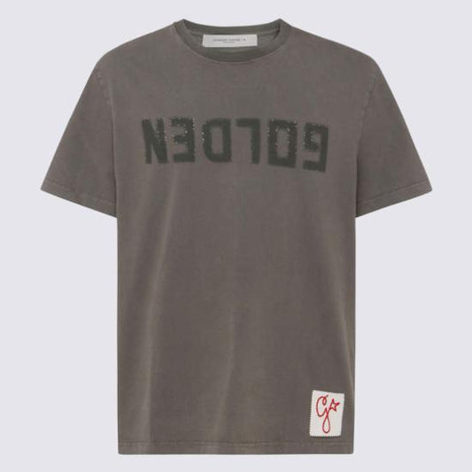 Short -sleeved t -shirt