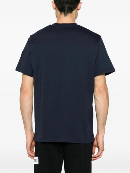 Short -sleeved t -shirt
