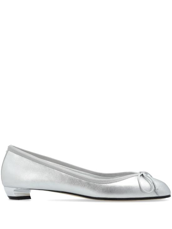 Flat shoes