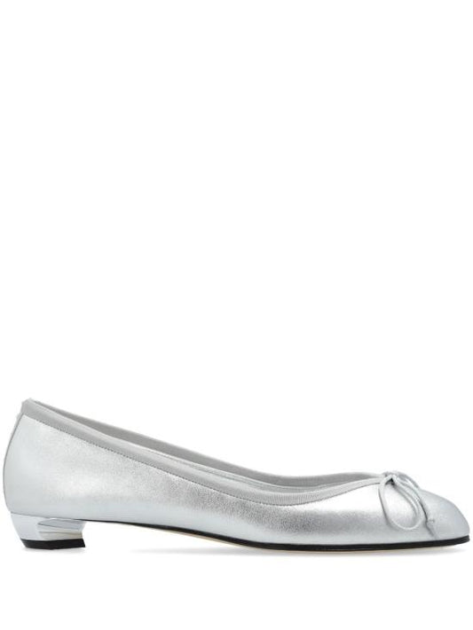Flat shoes