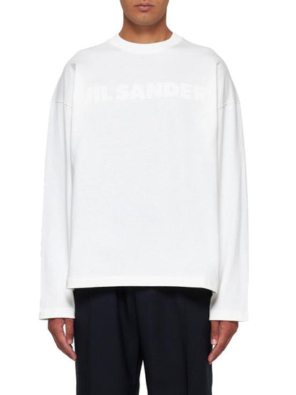Long -sleeved t -shirt