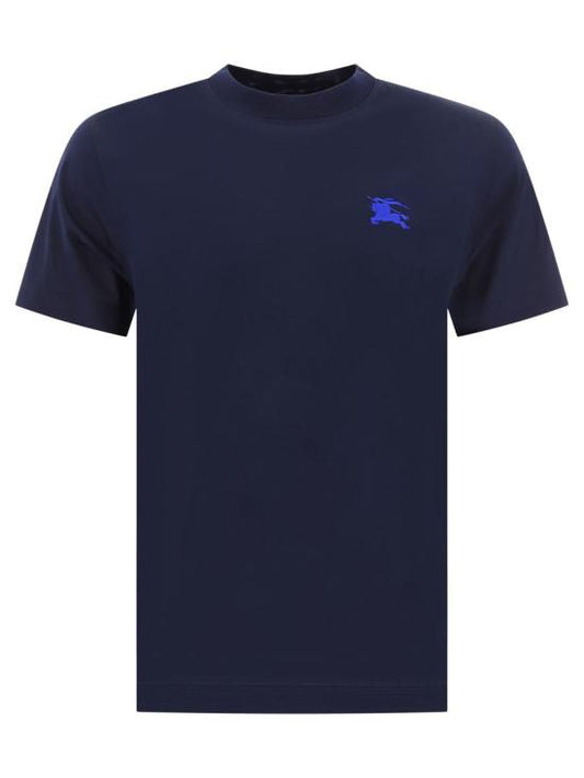 Short -sleeved t -shirt