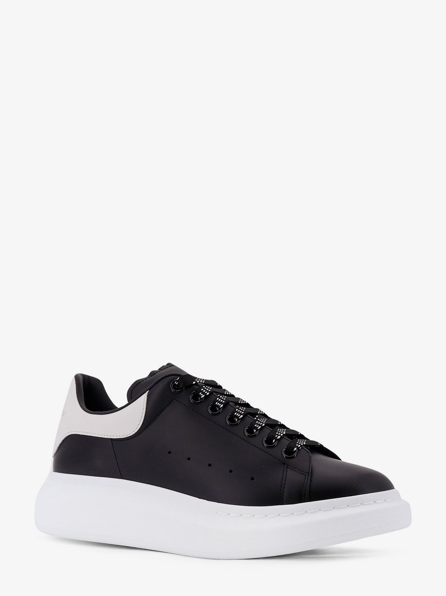 alexander-mcqueen-low-top-leather-sneakers