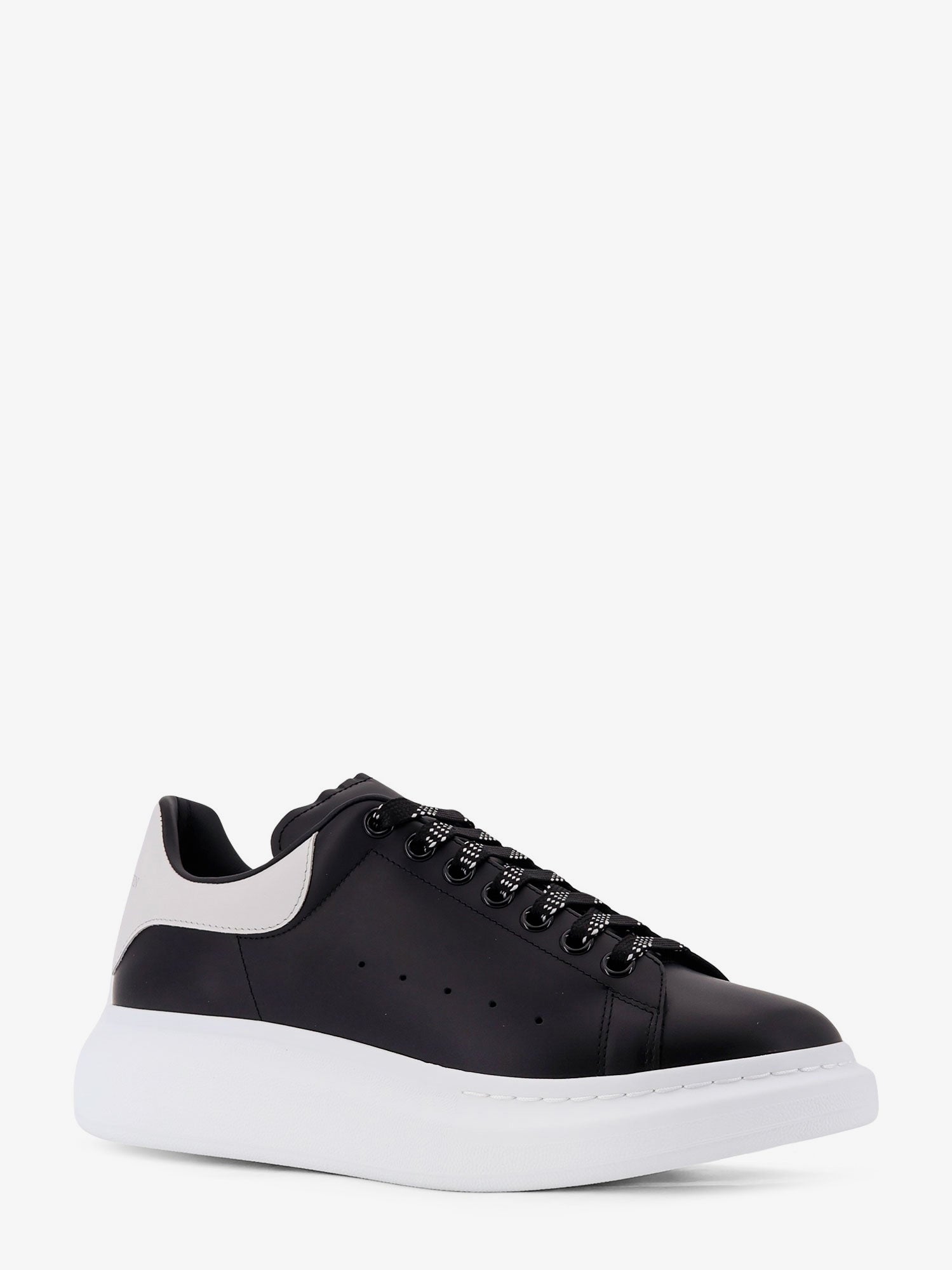 alexander-mcqueen-low-top-leather-sneakers
