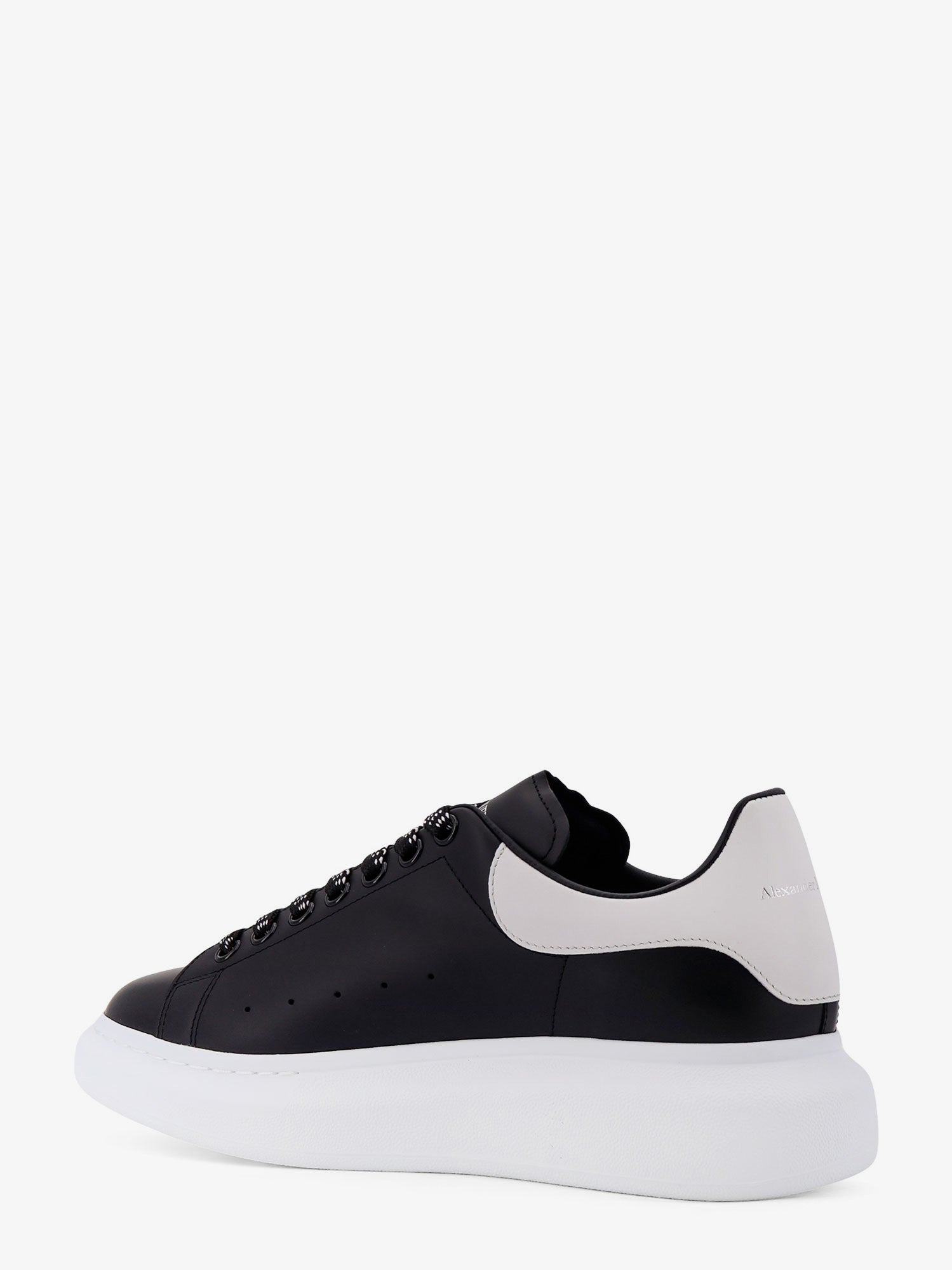 alexander-mcqueen-low-top-leather-sneakers