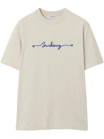 Short -sleeved t -shirt