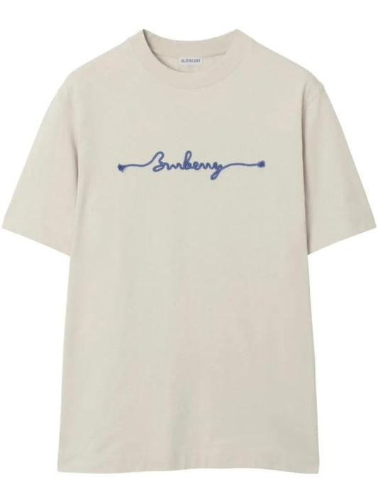 Short -sleeved t -shirt
