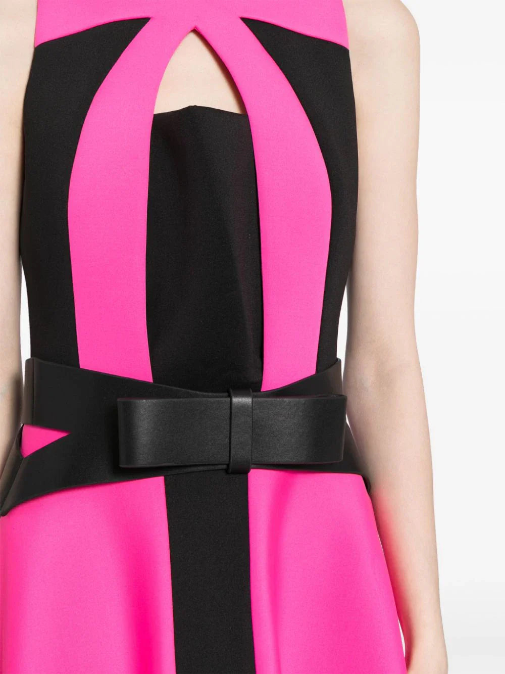 neoprene-dress-with-contrasting-cuts-rtwss24-10