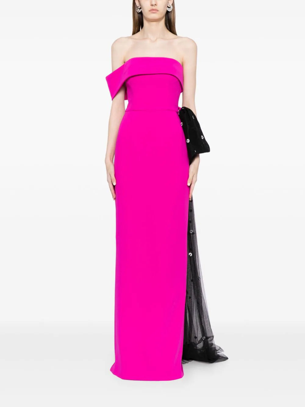 crepe-off-shoulder-dress-with-a-tulle-bow-and-tail-on-the-back-rtwss24-12