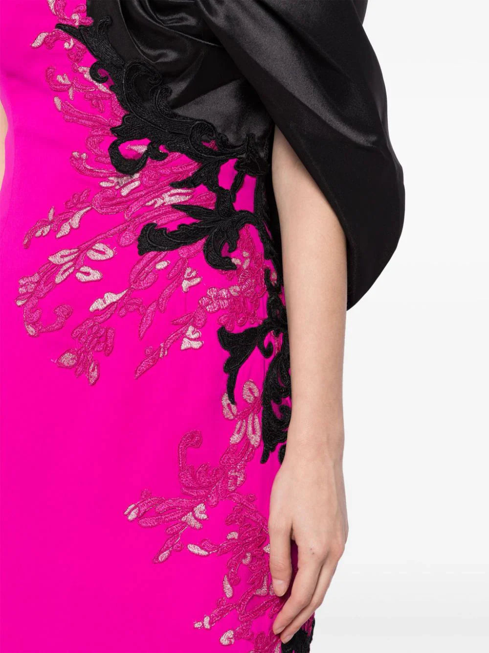 crepe-straight-fit-dress-with-mikado-one-sided,-off-shoulder-sleeve-rtwss24-10