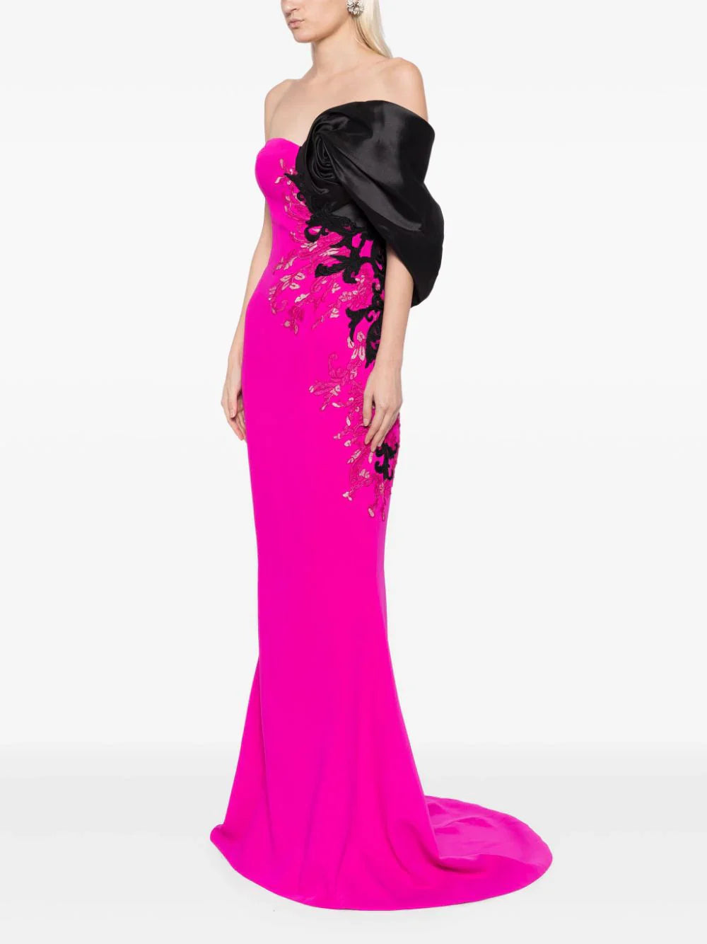 crepe-straight-fit-dress-with-mikado-one-sided,-off-shoulder-sleeve-rtwss24-8